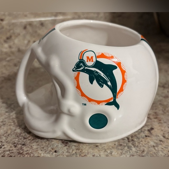 sport concepts Other - 1986 Team NFL Sports Concepts Miami Dolphins Helmet Mug.
